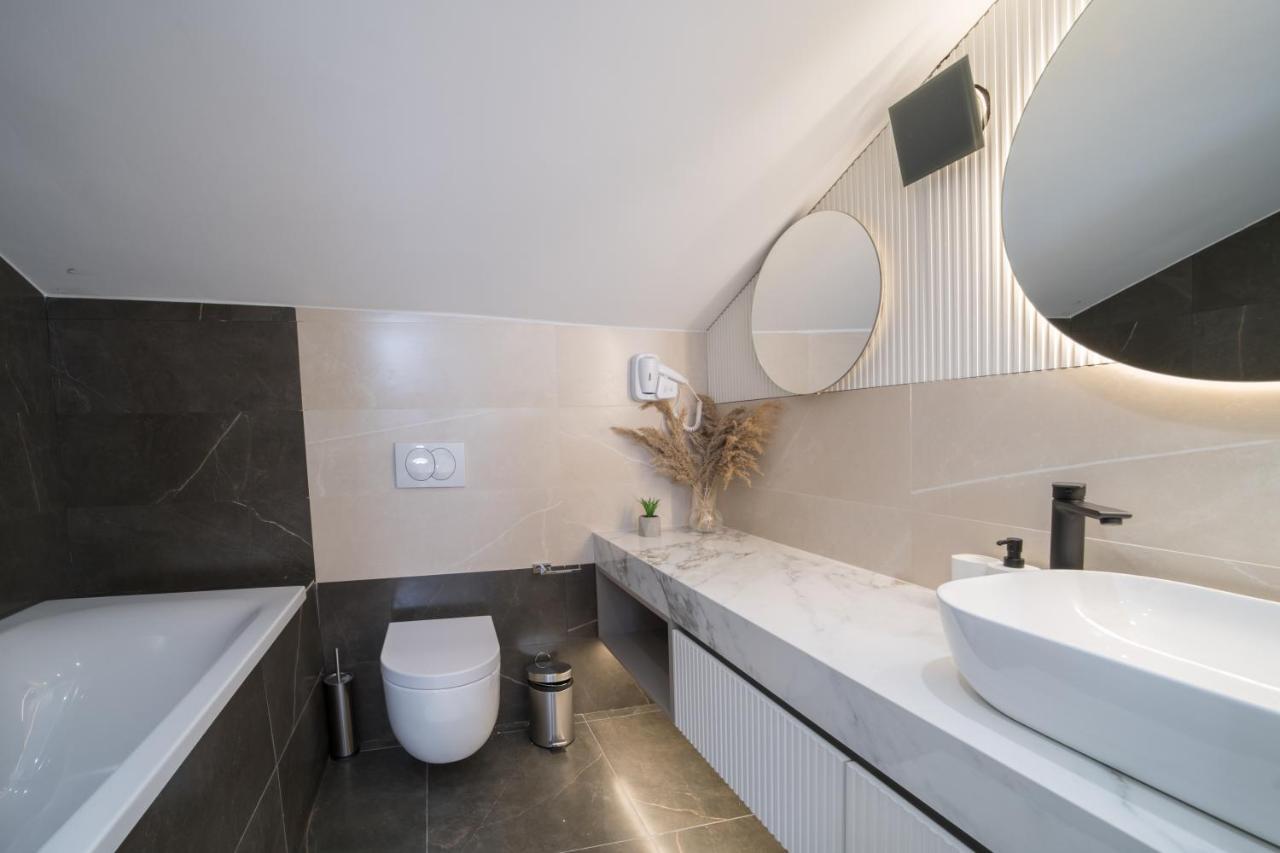 אומאג Luxury Villa Christian מראה חיצוני תמונה