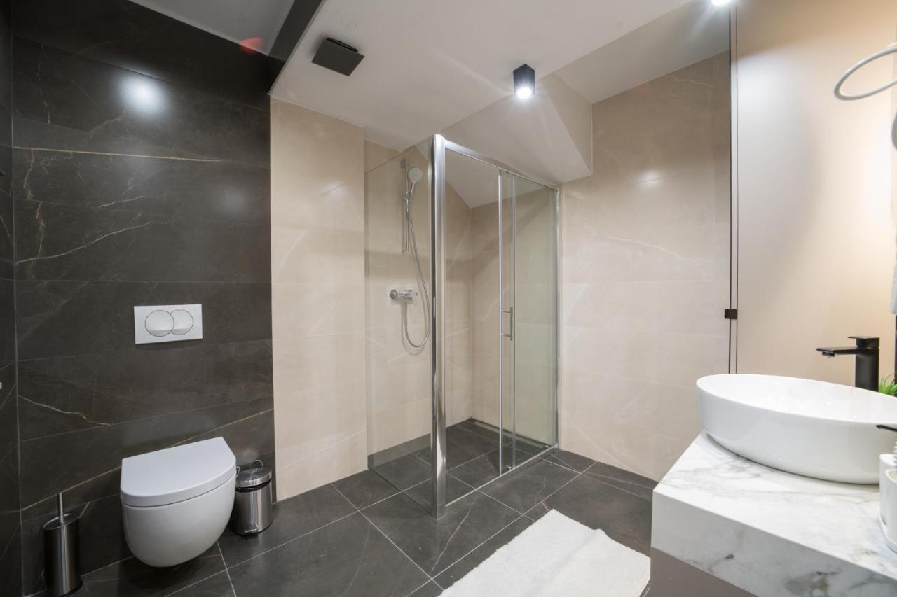 אומאג Luxury Villa Christian מראה חיצוני תמונה